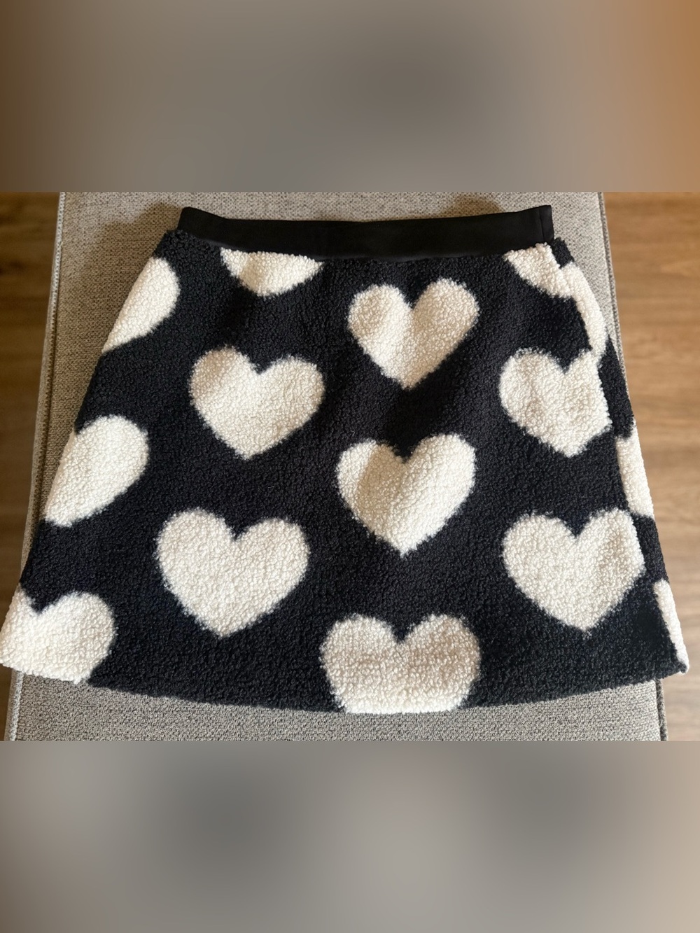 SHEIN Curve Black and White Heart Pattern Fuzzy Mini Skirt